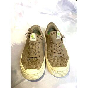Cariuma OCA Low Canvas Sneakers Beige Tan Women’s 7.5 Sustainable Comfort